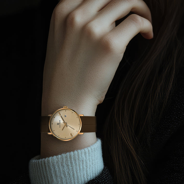 Uicto Luxe Gold Magnetic Lock Analog